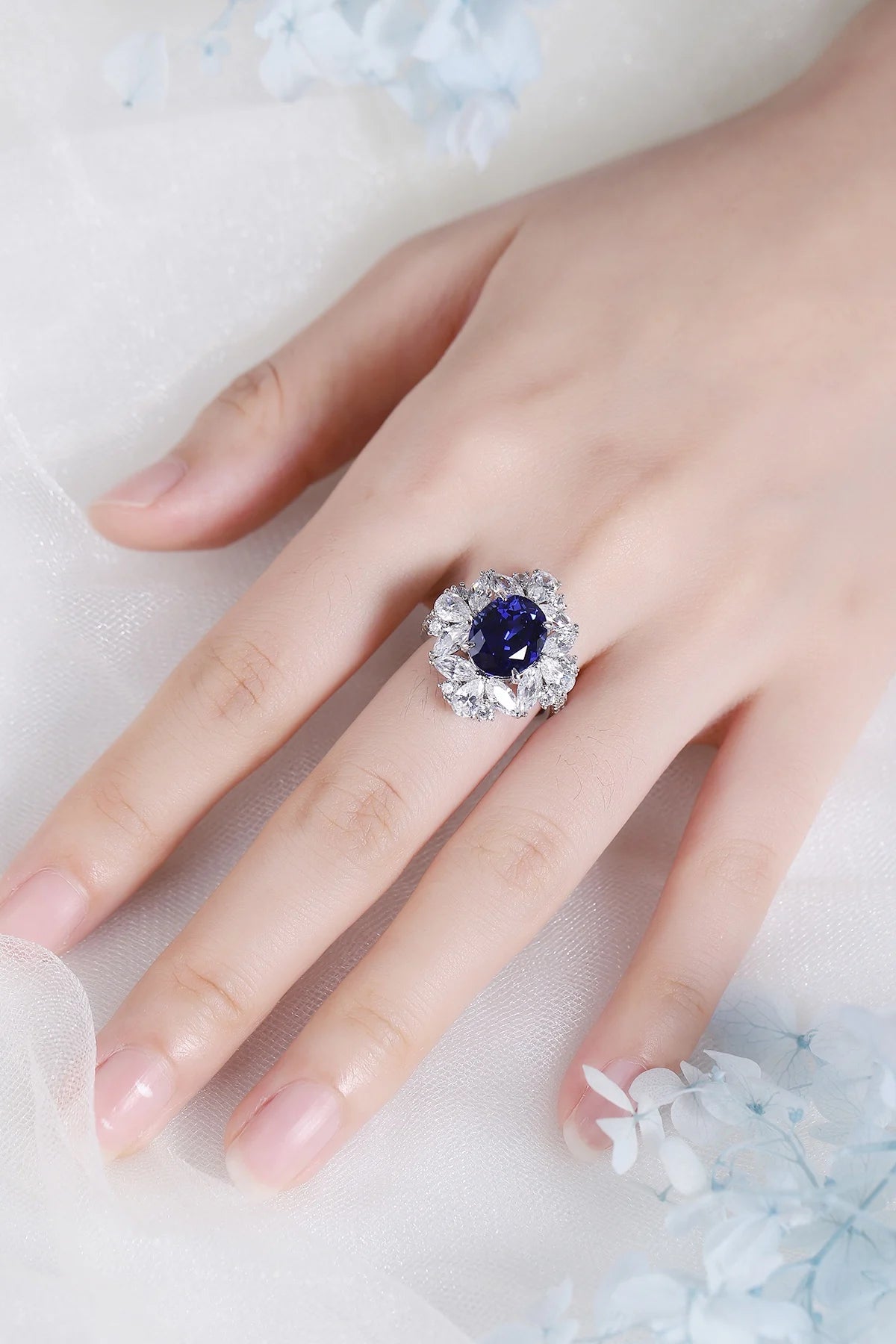 Gemfiori Anster Oval Cut Lab Created Diamonds and Ring S925 Sterling Silver Lab Grown Sapphire Women Ring