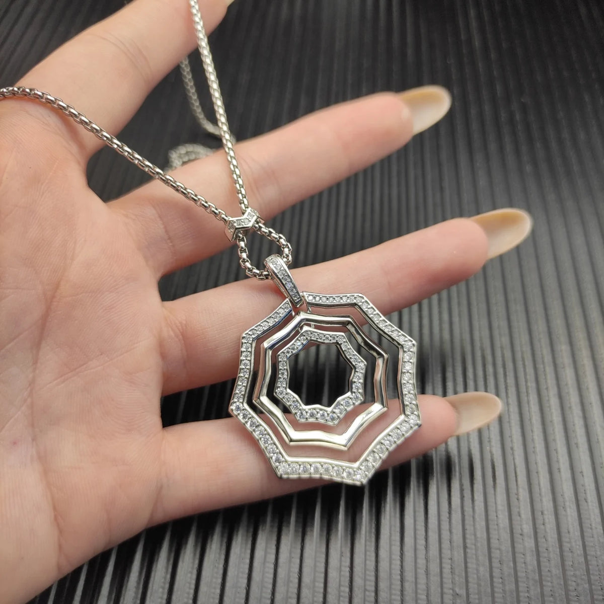 FASHIONISTA DY High-Quality Silver-Plated Diamond Necklace. Gold-Plated Diamond Necklace. Jewelry .
