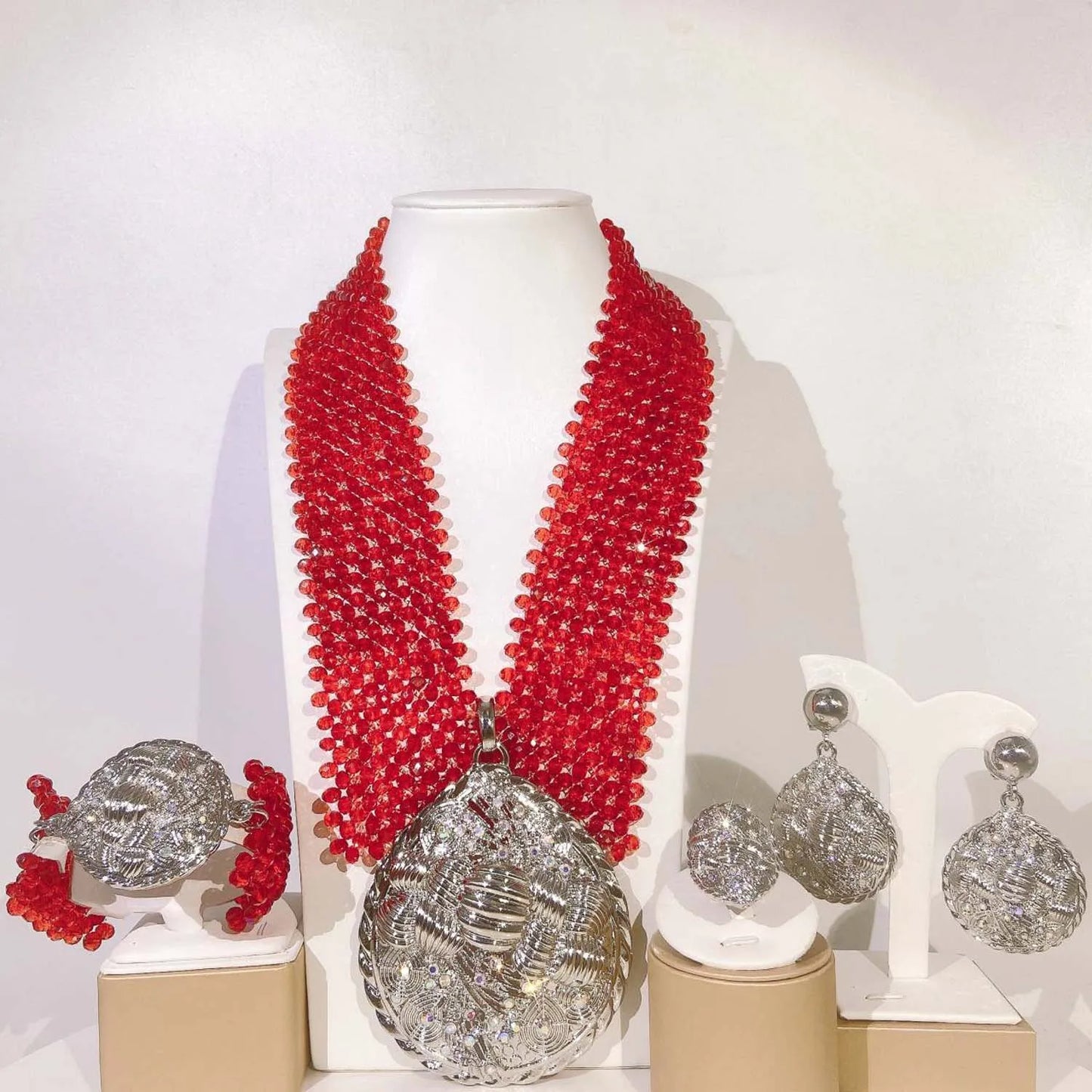 Zhuerrui Beautiful Women's Gold Jewelry Sets Bright Red Pearl Big Necklace Bracelet Jewelry Set Cheap Customized Luxury H40039