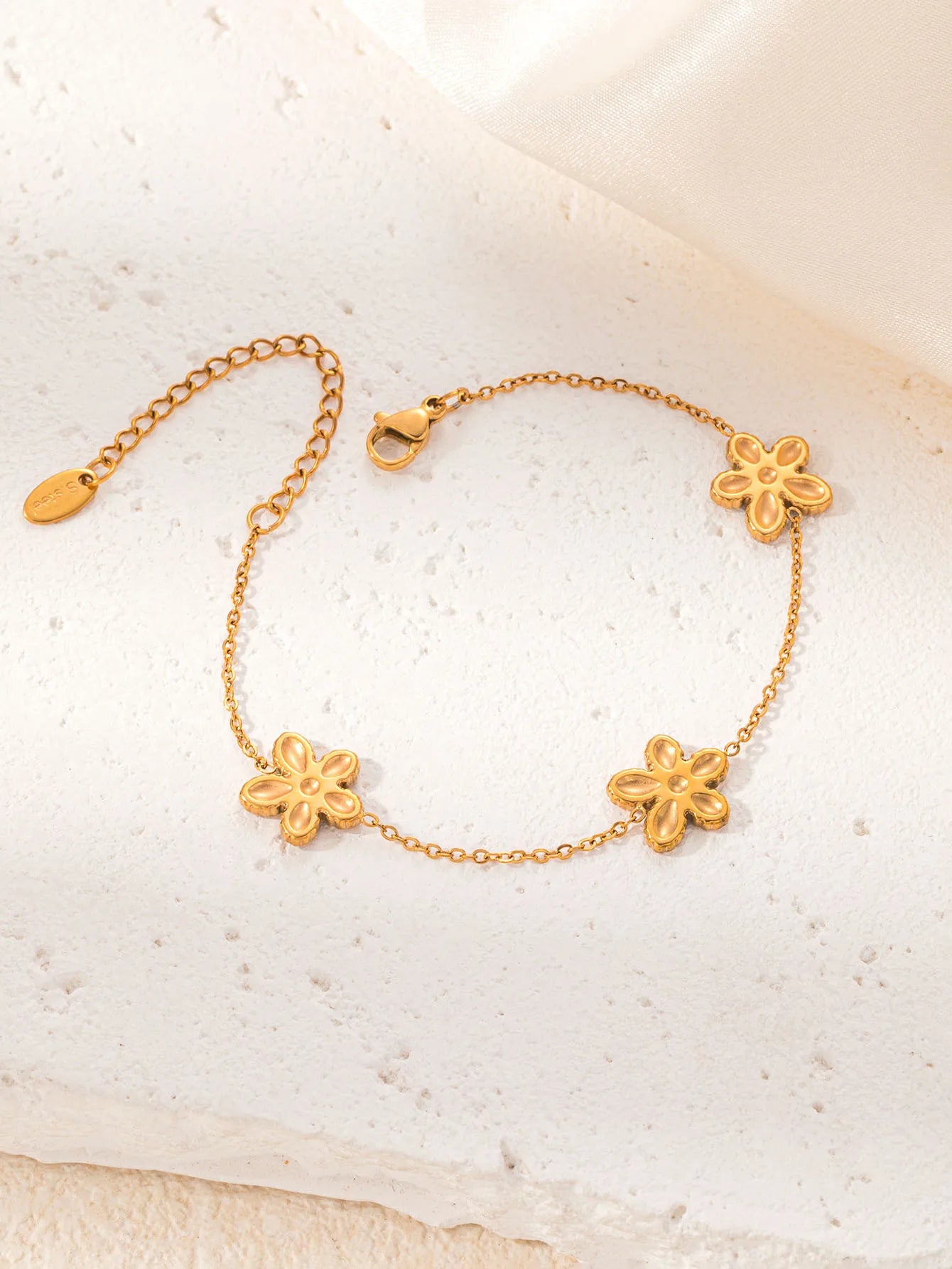 Hot Sell Fashion Stainless Steel Gold Flower Necklace and Bracelet Set Women Gold Jewelry Set