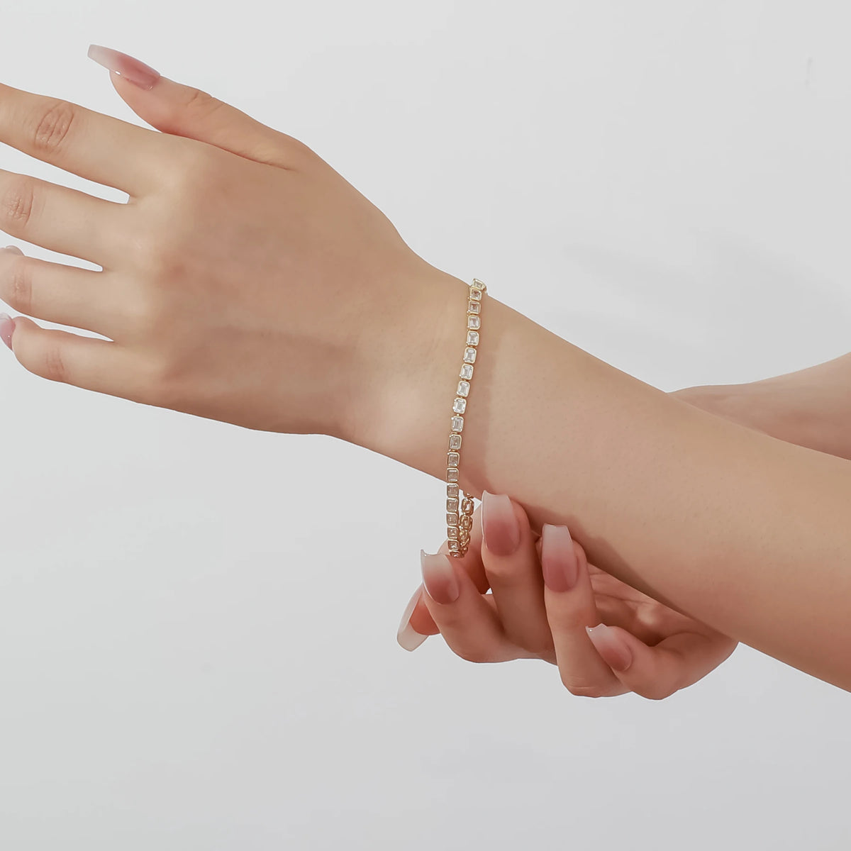 ArtistA Factory Price Yellow Gold Plated 925 Silver Emerald Cut Moissanite Diamond Rectangular Hiphop Tennis Bracelet Jewelry Gift