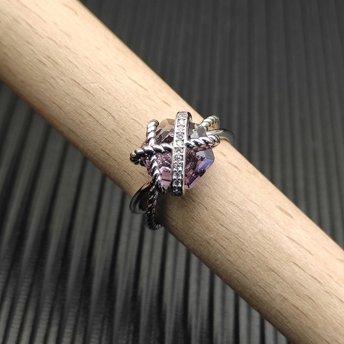 FASHIONISTA DY High-Quality Silver-Plated 11mm Hexagonal Diamond-Set Ring, Silver-Plated Colored Gemstone Inlaid Ring, Jewelry