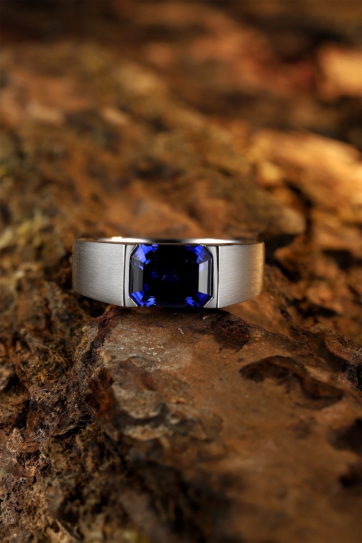 Gemfiori High Quality Silver Emerald Cut Shape Lab Grown Blue Sapphire Gemstone 3.51CT Classic Style Men Rings Wedding Jewelry Ring
