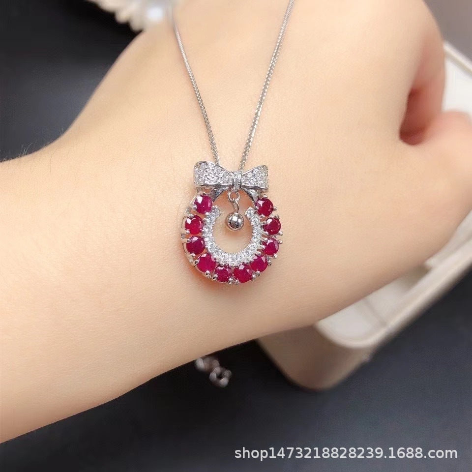 Gioiellieri Natural Ruby Gemstone Christmas Style Pendant Light Luxury High-end Tungsten Precision Inlaid Gemstone Pendant Necklace Women