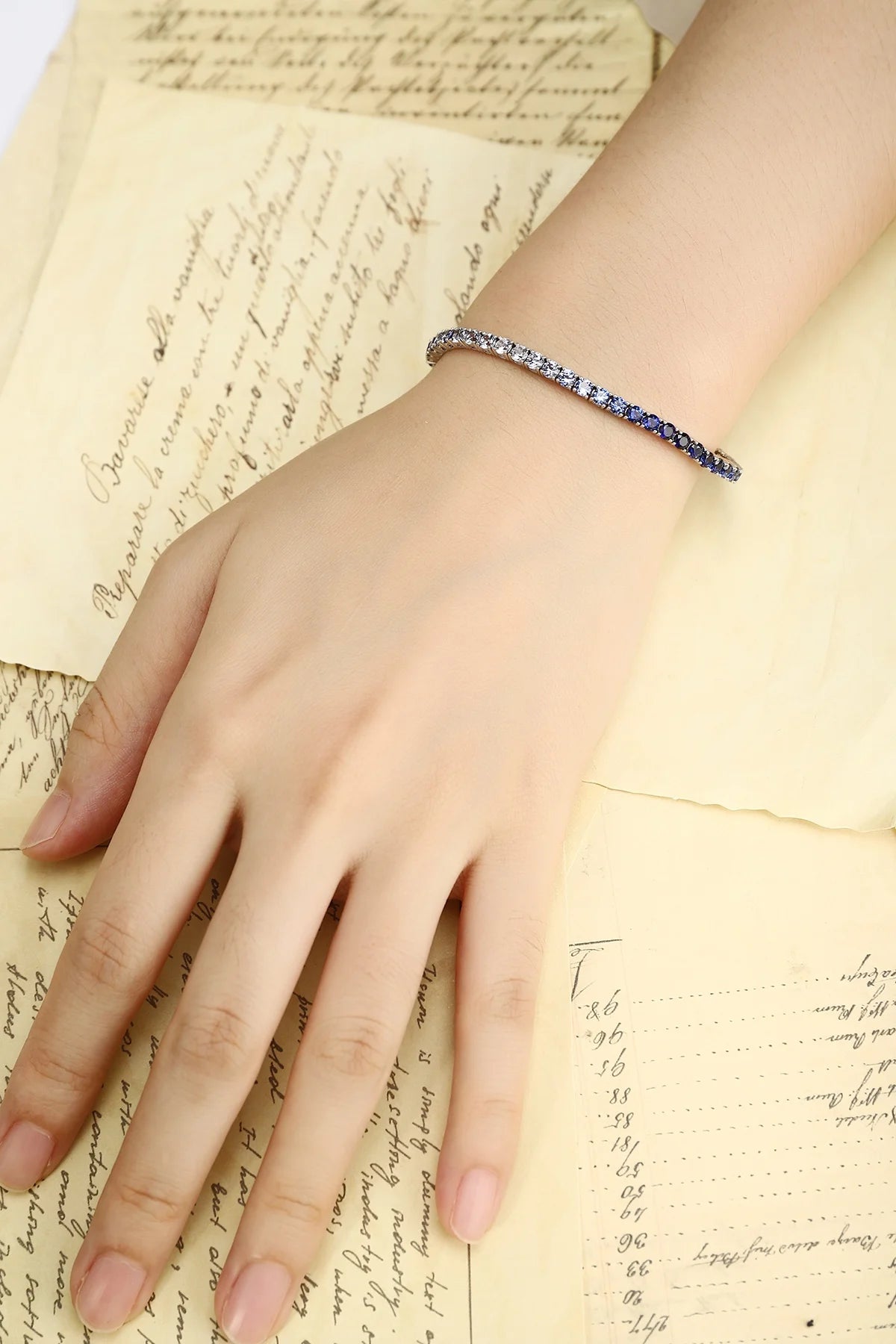 Gemfiori Anster Factory Price Trendy Round Shape Mian Stone 7.5ct/7.85ct/8.5ct S925 Jewelry Sapphire Tennis Bracelet Customized