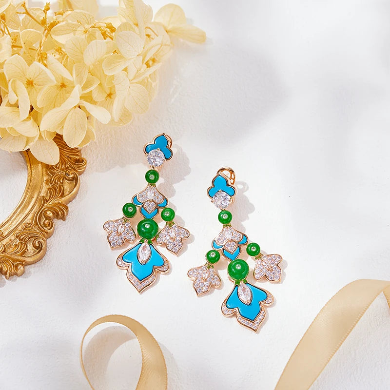 Hot Selling Products 2023 Luxury Blue Leaf-Shaped Banquet Chain Exaggerated Women's Evening Wear Accessories Wit