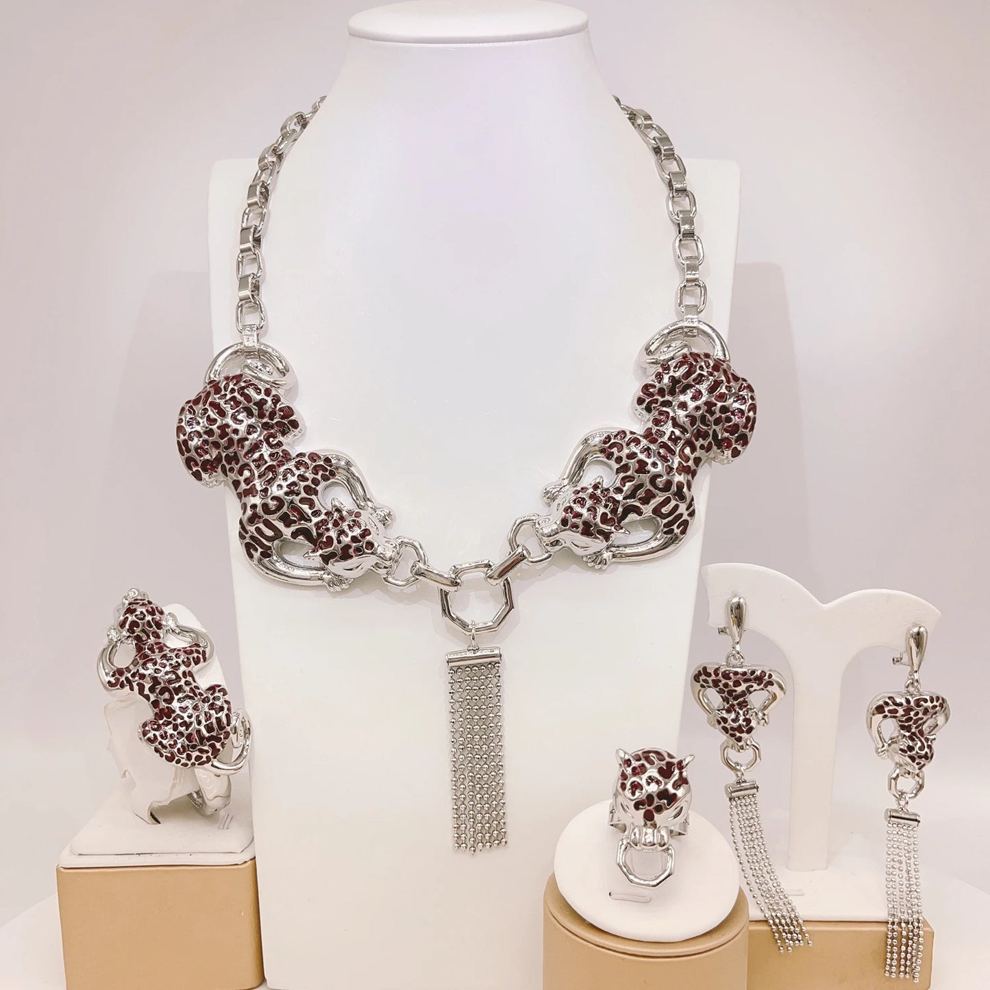 Zhuerrui Beautiful Brass Good Jewelry Sets Latest Silver Bridal Necklace Jewelry Set Factory Women Costume Accessories H00664