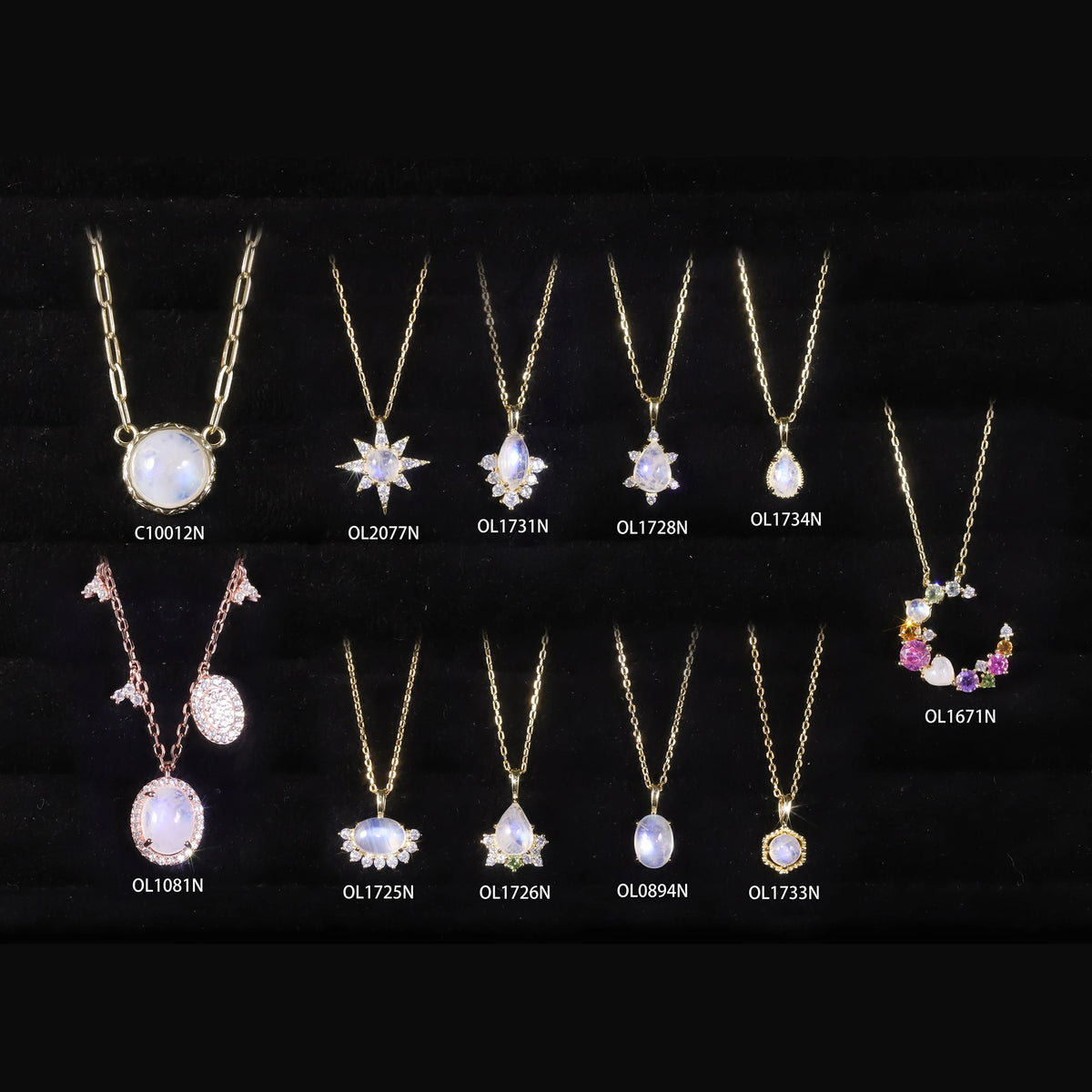 ArtistA Abiding Colorful Gemstones Rainbow Shiny Half-moon 925 Silver Yellow Gold Plated Natural Moonstone Wreath Pendant Necklace