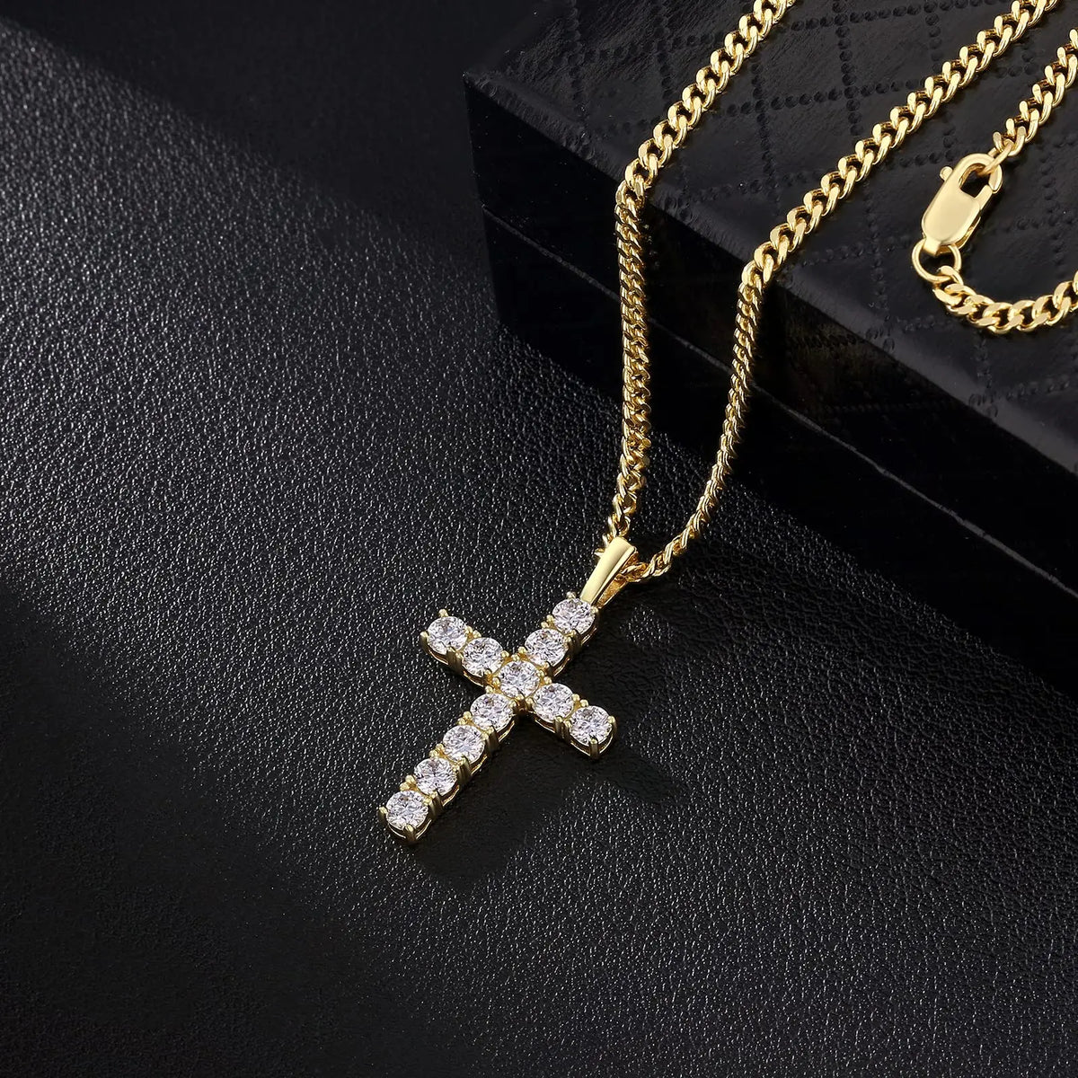 ArtistA 1.1ct Brilliant Excellent Cut Iced Out Diamond Necklace 925 Sterling Silver 2mm 20" Cuban Chain Moissanite Cross Pendant for Men