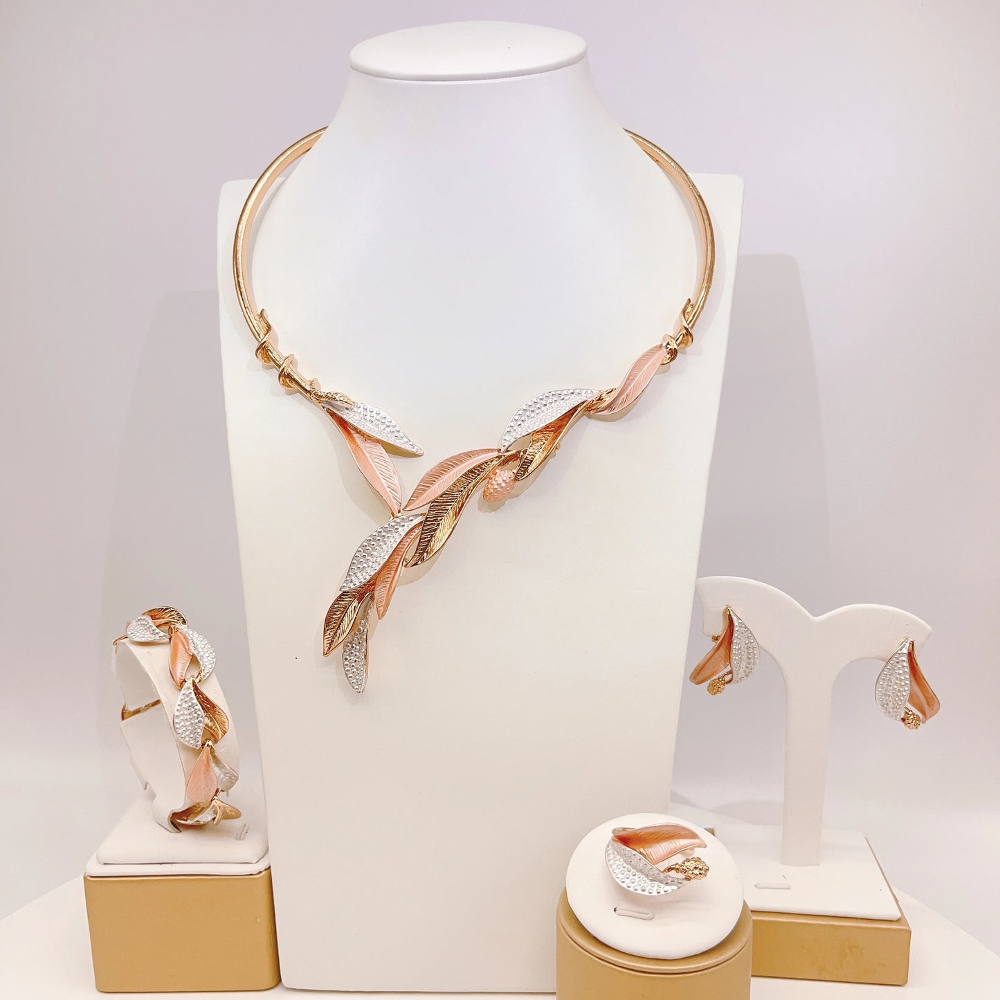 Zhuerrui Exquisite Gold Luxury Jewelry Sets Cheap Silver Leaf Shape Necklace Jewelry Set Fashion Women's Festival Gifts HA23261