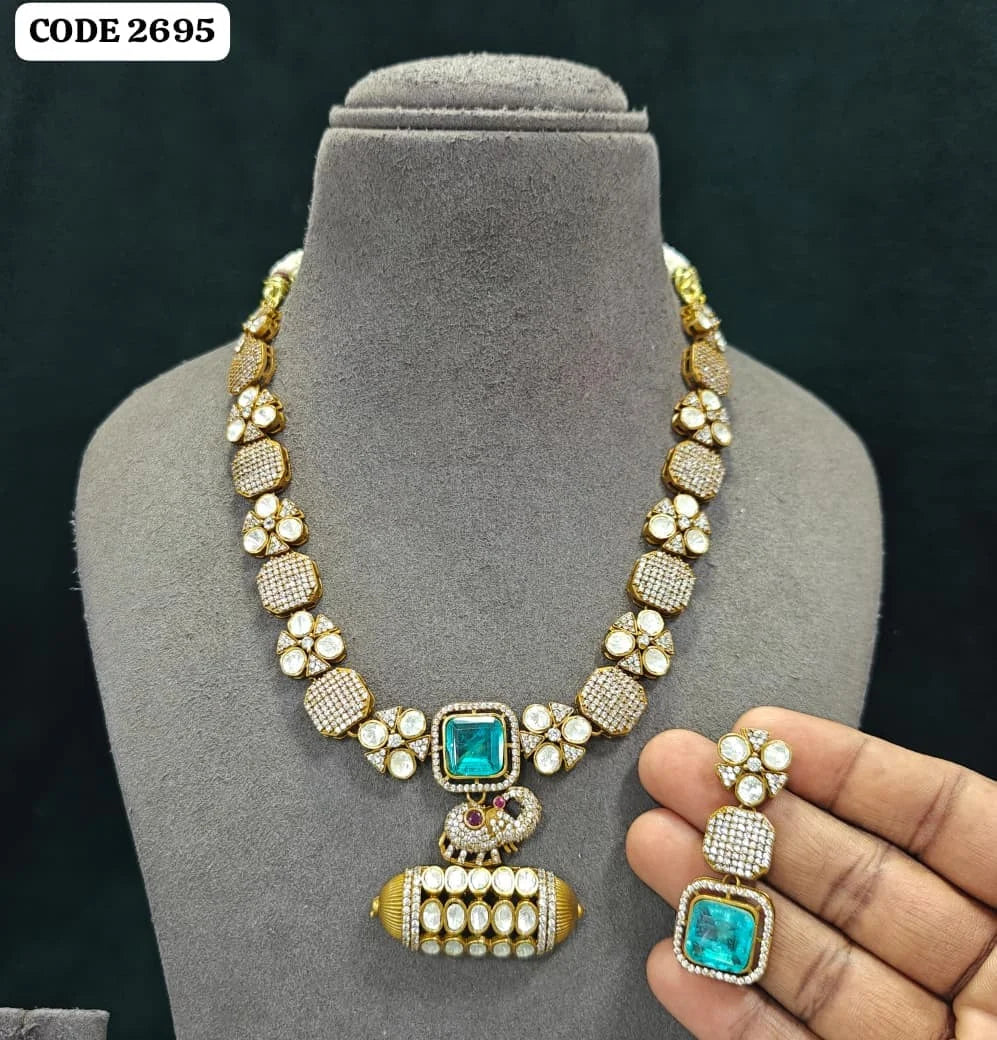Elegant Emerald Green Asscher Cut Heritage Pendant Necklace Set Traditional Wedding Jewelry Statement Necklace Premium Set