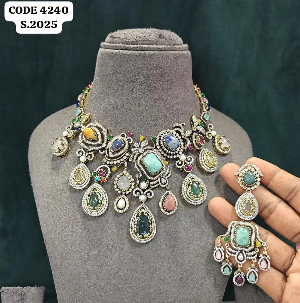 Luxury Temple Style Antique Gold Plated Copper Necklace Set with Green Stones Bridal Wedding Party Traditional Jewelry Set