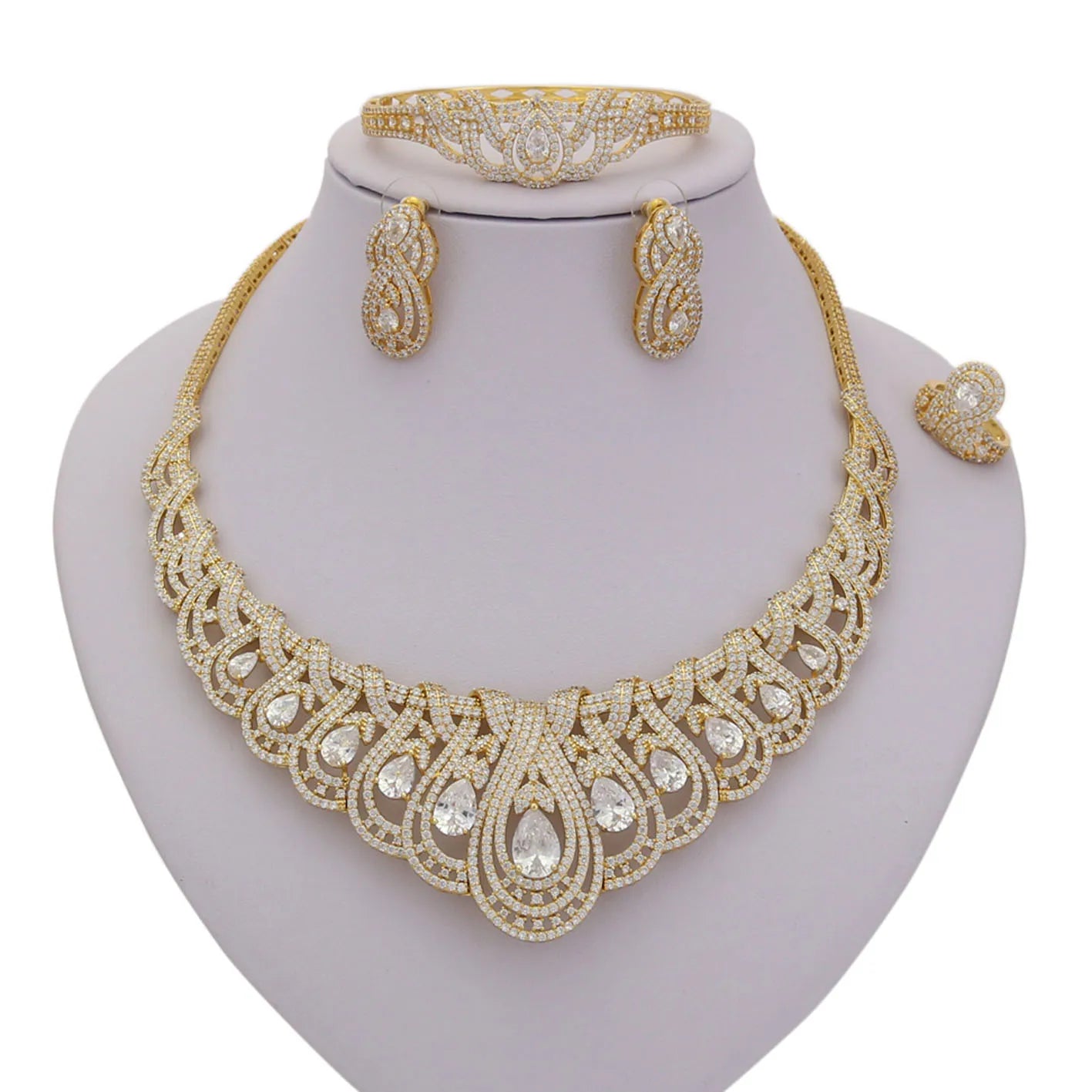 Zhuerrui Dubai Italy Nigeria Gold Plated Butterfly Pendant Diamond Necklace Chain Necklaces and Earrings Jewelry Set HZ18091102