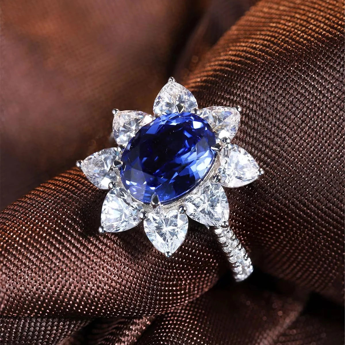Gemfiori Anster Lab Made Diamonds and Ring S925 Sterling Silver Lab Created Oval Cut Sapphire Women Ring