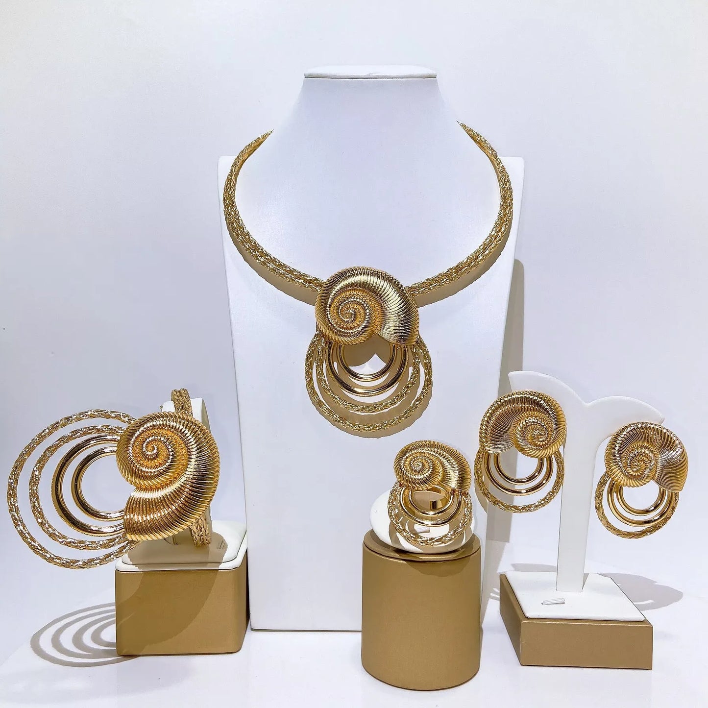 Zhuerrui Gold Plated Spiral Jewelry Set Wholesale Dubai Style African Women Wedding Bridal 4Pcs Full Set Unique Accessory X00163