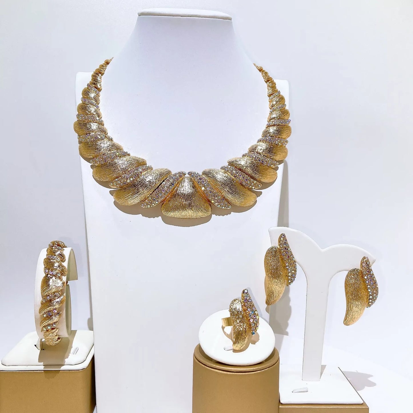 Zhuerrui Gold Plated Leaf Jewelry Set for Women African Dubai Bridal Wedding Necklace Earrings Bracelet Ring Rhinestone I0154