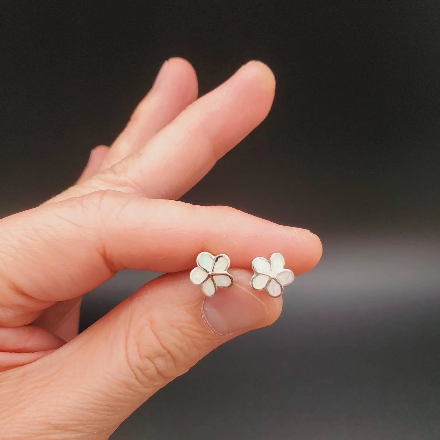 Best-Selling Christian Summer Hibiscus Stud Earrings for Women Silver Plated Flower Design Cute Gift