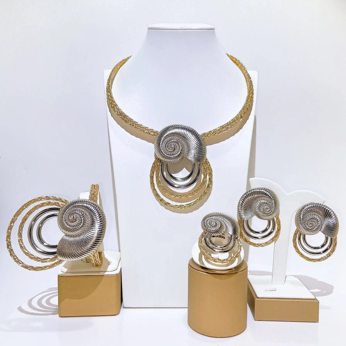 Zhuerrui Gold Plated Spiral Jewelry Set Wholesale Dubai Style African Women Wedding Bridal 4Pcs Full Set Unique Accessory X00163