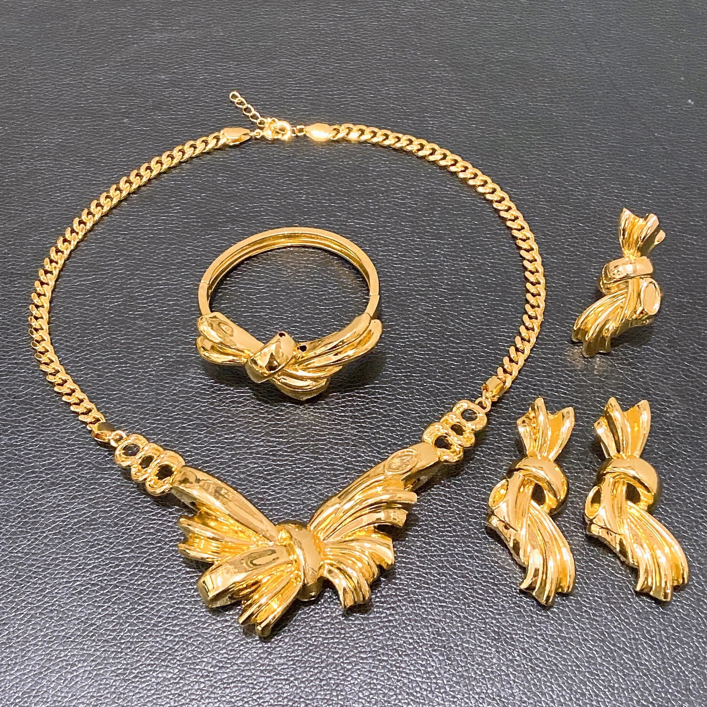 Zhuerrui Vintage Bowknot Gold Plated Jewelry Set 4Pcs Luxury Necklace Earrings Bracelet Ring for Women African Party Gift HK0256