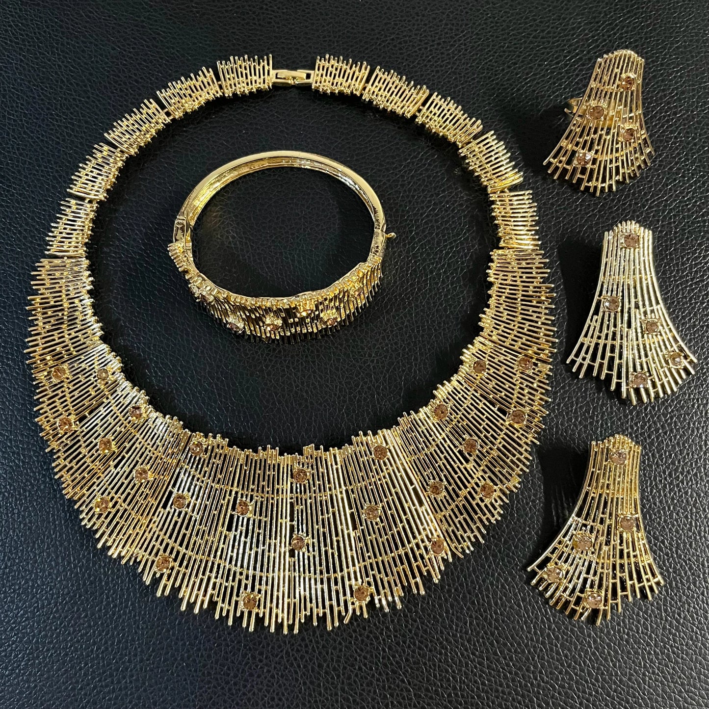 Zhuerrui Gold Plated Fringe Design Jewelry Set Including Necklace Bracelet Earrings for Wedding Party Formal Occasions I0001420