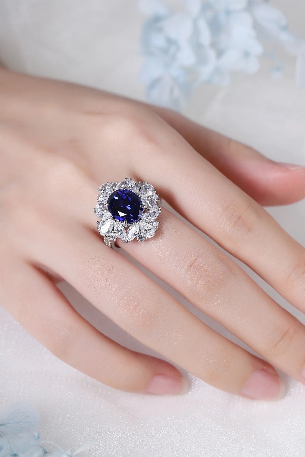 Gemfiori Anster Oval Cut Lab Created Diamonds and Ring S925 Sterling Silver Lab Grown Sapphire Women Ring