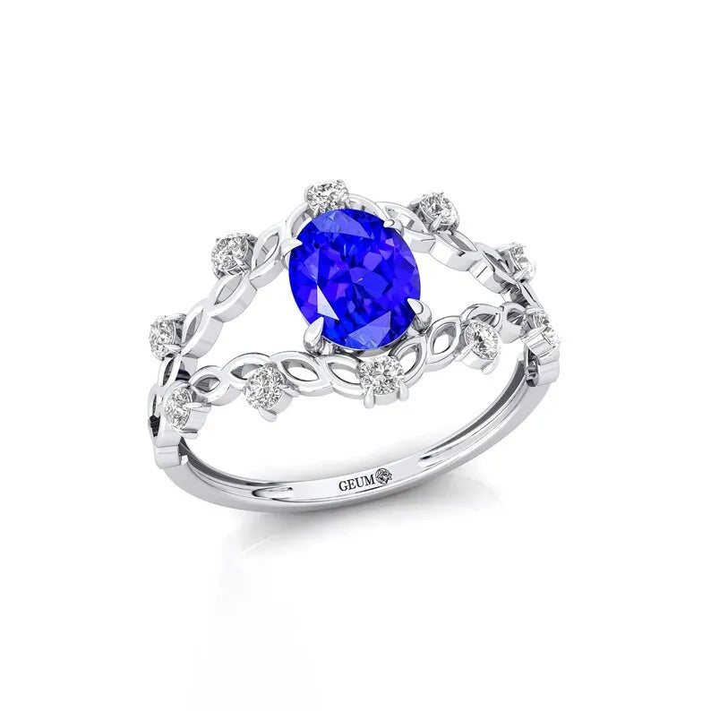 Exclusive Designer Oval Cut Natural Tanzanite Gemstone Rings Pure 18K Solid Gold Adorned Natural Diamonds Wedding Classic