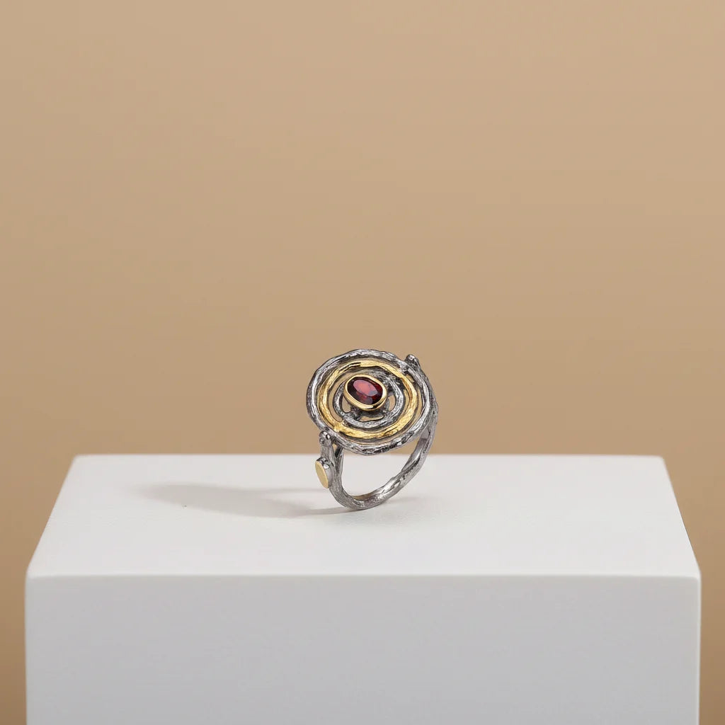 Garnet 925 Sterling Silver Ring Bark Grain Circle Design Red with Gold Plated Vintage Perfect Silver Ring