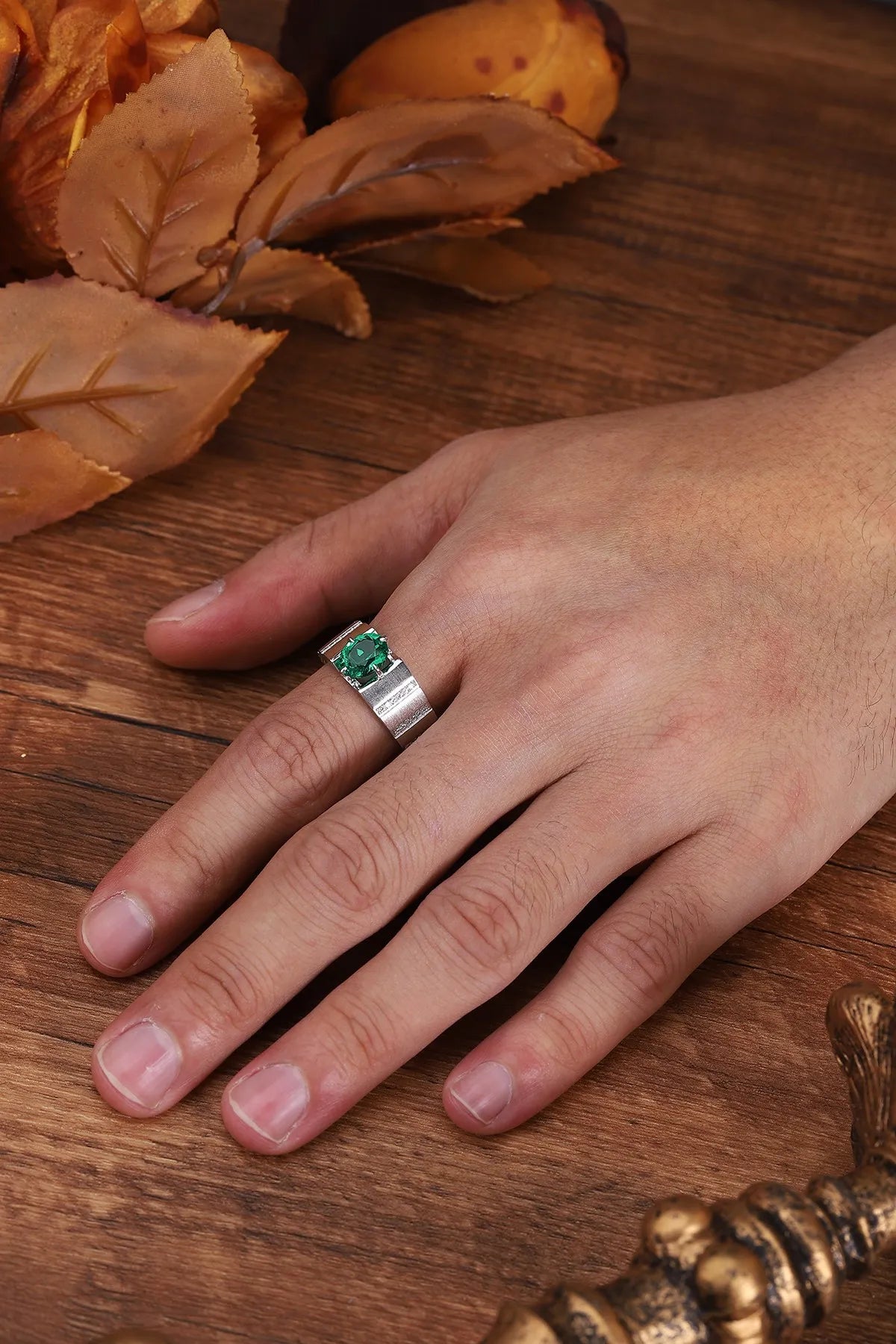 Gemfiori Anster Lab Made Diamonds and Ring S925 Sterling Silver Oval Cut Lab Created Green Sapphire Men Ring