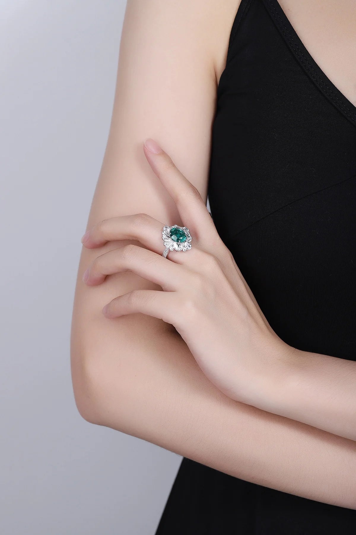 Gemfiori Anster Oval Cut Lab Created Diamonds and Ring S925 Sterling Silver Lab Grown Emerald Women Ring