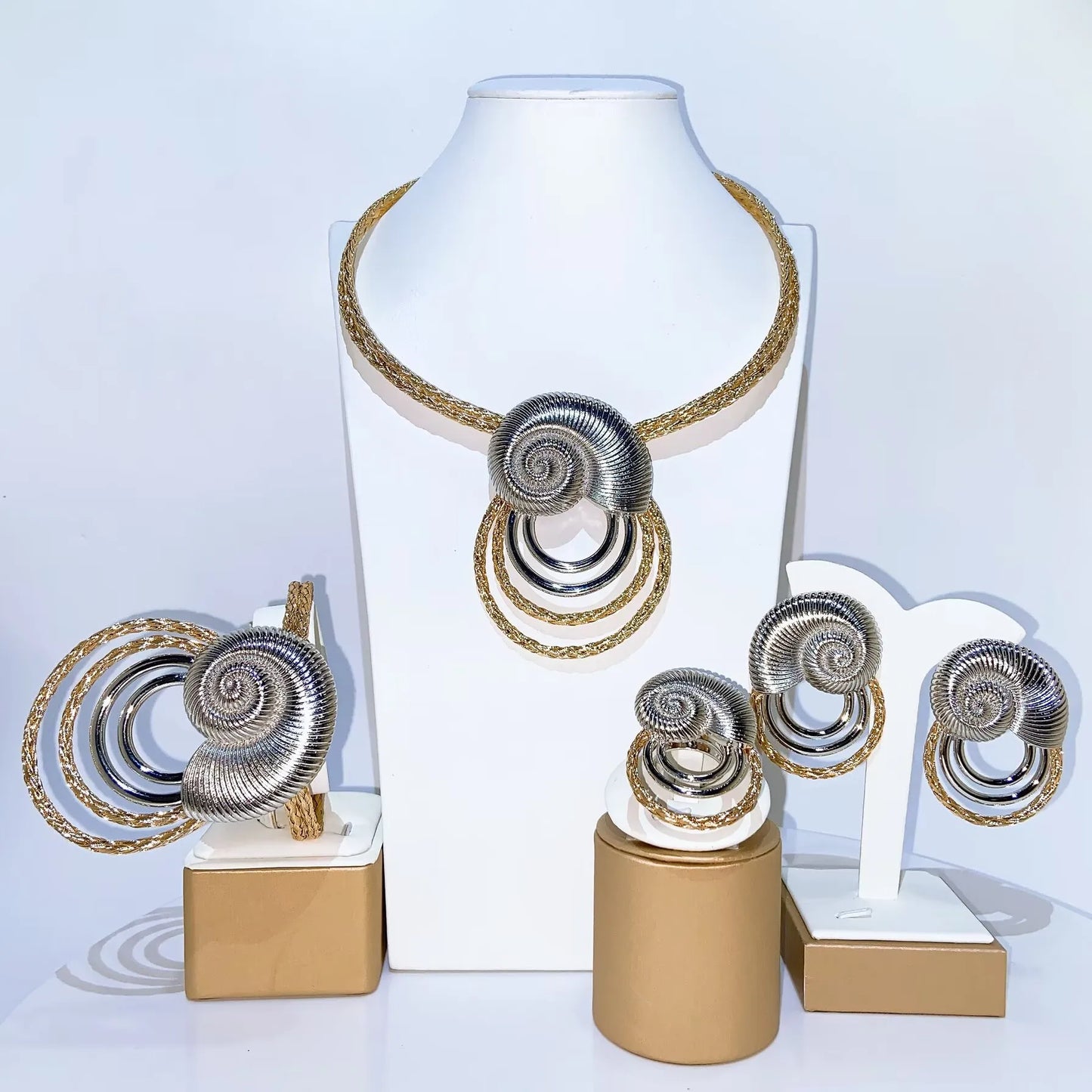 Zhuerrui Gold Plated Spiral Jewelry Set Wholesale Dubai Style African Women Wedding Bridal 4Pcs Full Set Unique Accessory X00163