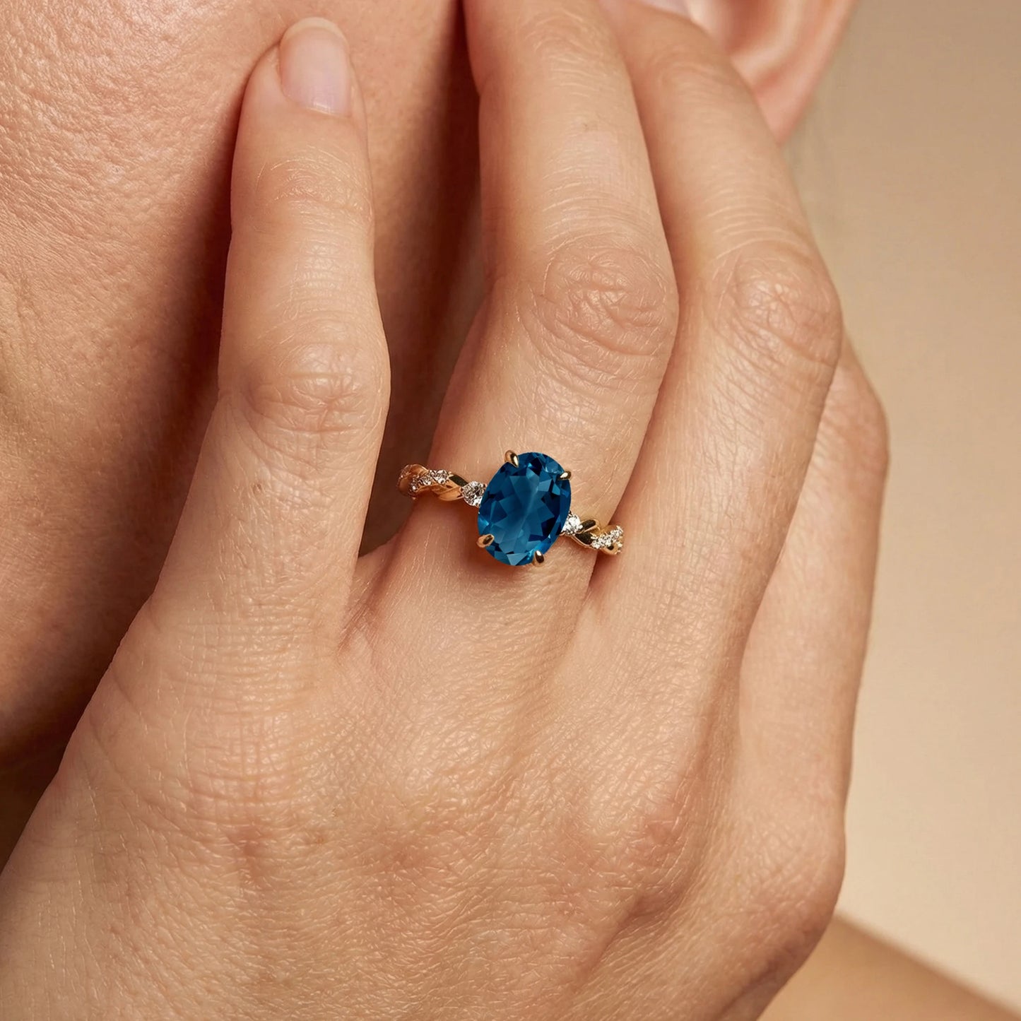 18k Solid Gold Adorned Oval Cut Natural London Blue Topaz Gemstone Real White Diamonds Cluster Wedding Classic Rings OEM ODM