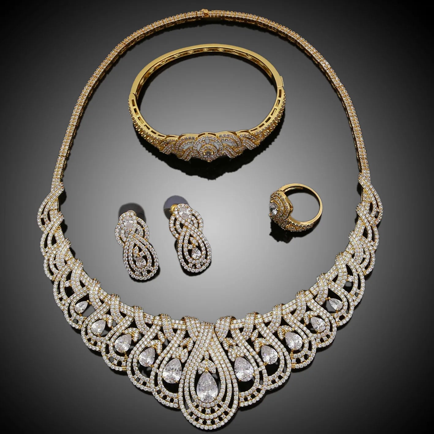 Zhuerrui Dubai Italy Nigeria Gold Plated Butterfly Pendant Diamond Necklace Chain Necklaces and Earrings Jewelry Set HZ18091102