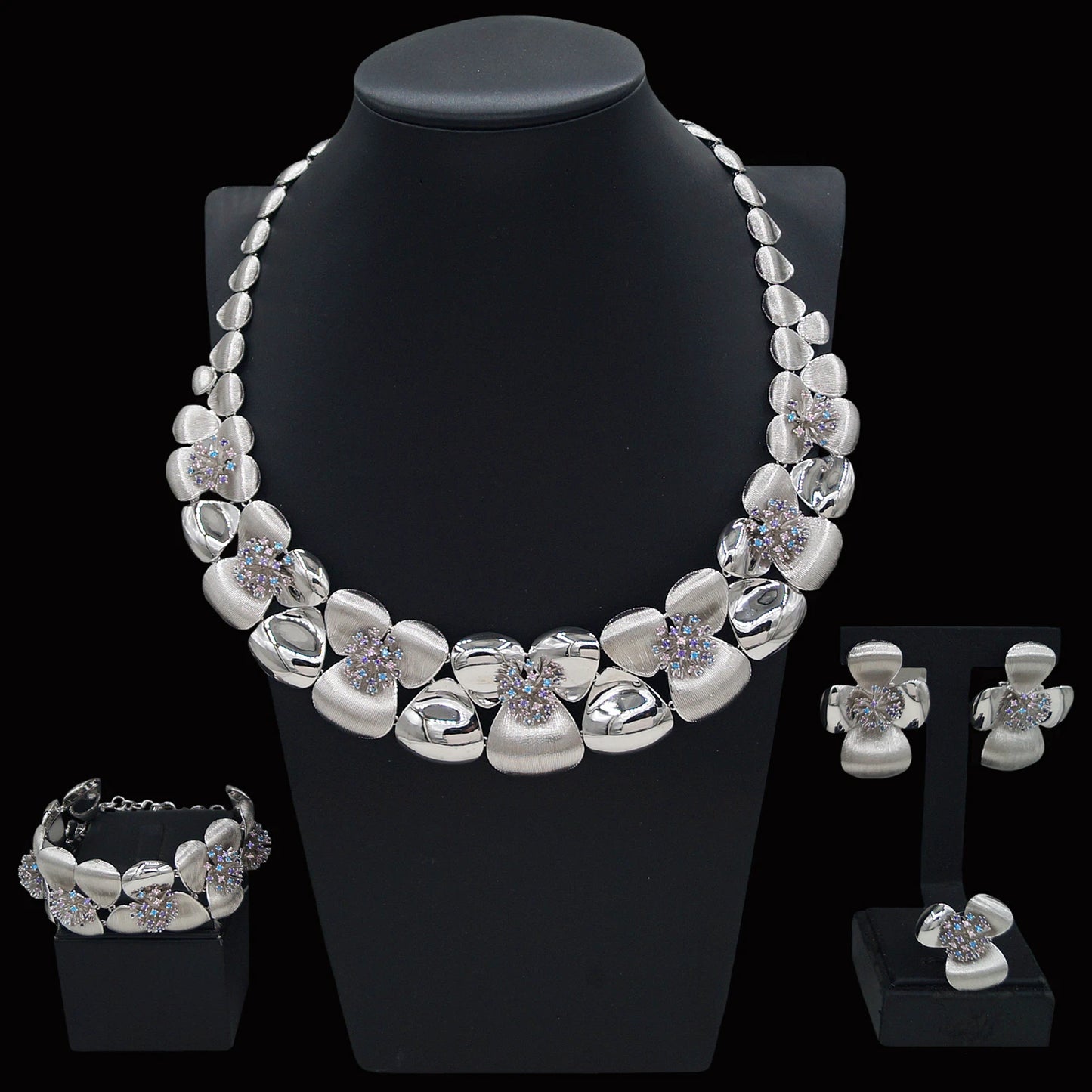 Zhuerrui New Design Sense Jewelry Set American High-end Diamond Series Ladies Classic Inheritance Wedding Four SetsHZ24743167