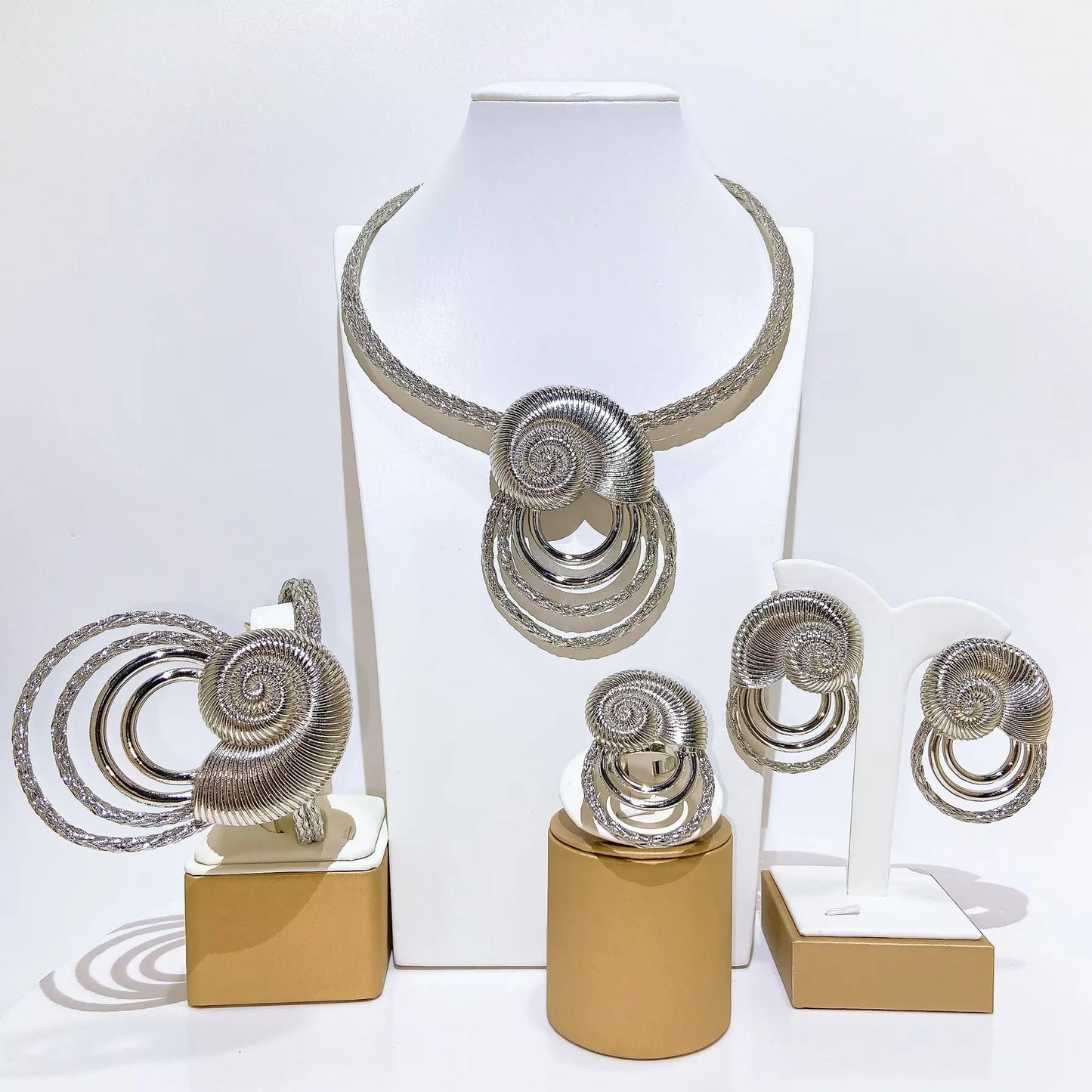 Zhuerrui Gold Plated Spiral Jewelry Set Wholesale Dubai Style African Women Wedding Bridal 4Pcs Full Set Unique Accessory X00163