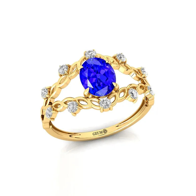 Exclusive Designer Oval Cut Natural Tanzanite Gemstone Rings Pure 18K Solid Gold Adorned Natural Diamonds Wedding Classic