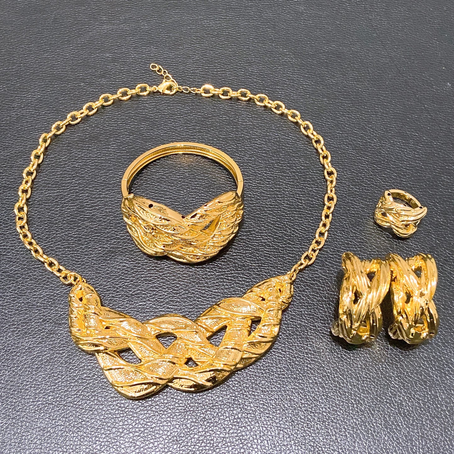 Zhuerrui Braided Textured Gold Plated Jewelry Set Chunky Twisted Necklace Hoop Earring Bangle Ring Nigerian Wedding Jewel HK0216