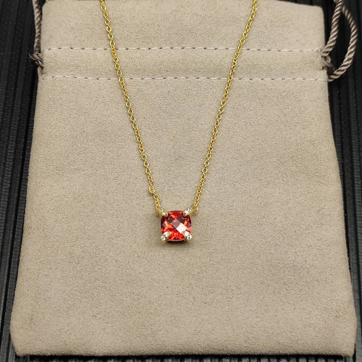 DY High-Quality Silver-Plated 8mm Four-Prong Diamond Necklace. Gold-Plated 8mm Colored Gemstone Necklace. Wholesale Jewelry.