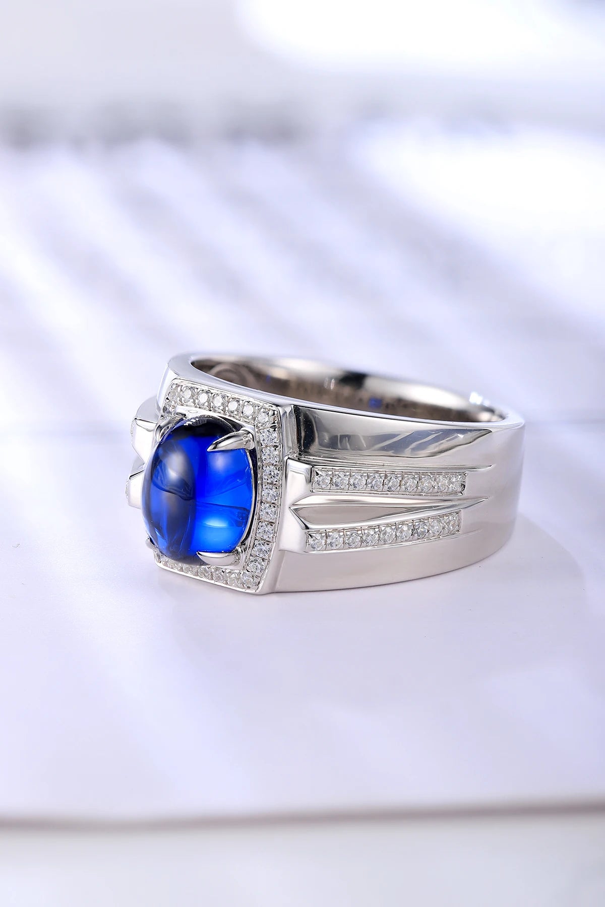 Gemfiori Sterling 925 Silver Men's Ring with Lab Grown Sapphire Emerald Christmas Gift for Him for Weddings