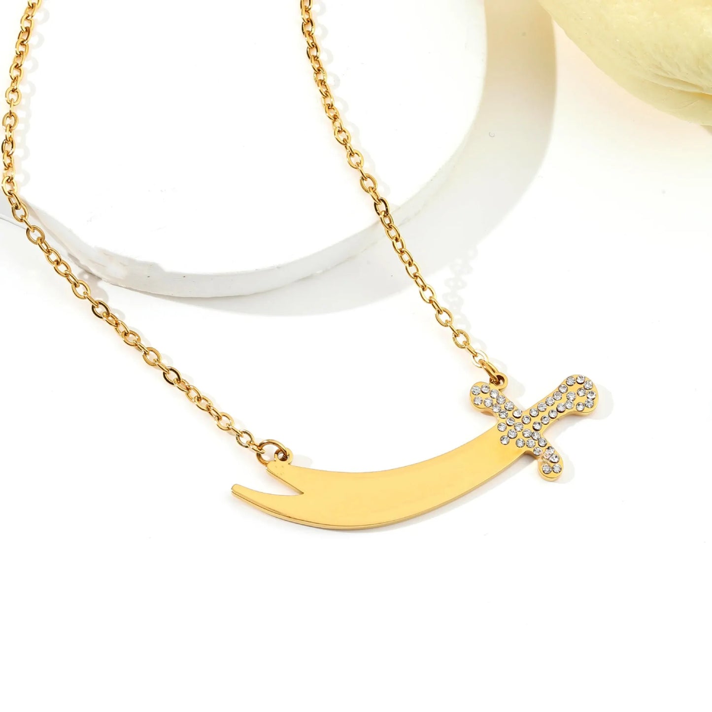 New Curved Sword Stainless Steel Electroplated Necklace Pendant for Women-Light Luxury High-End Exquisitely Crafted