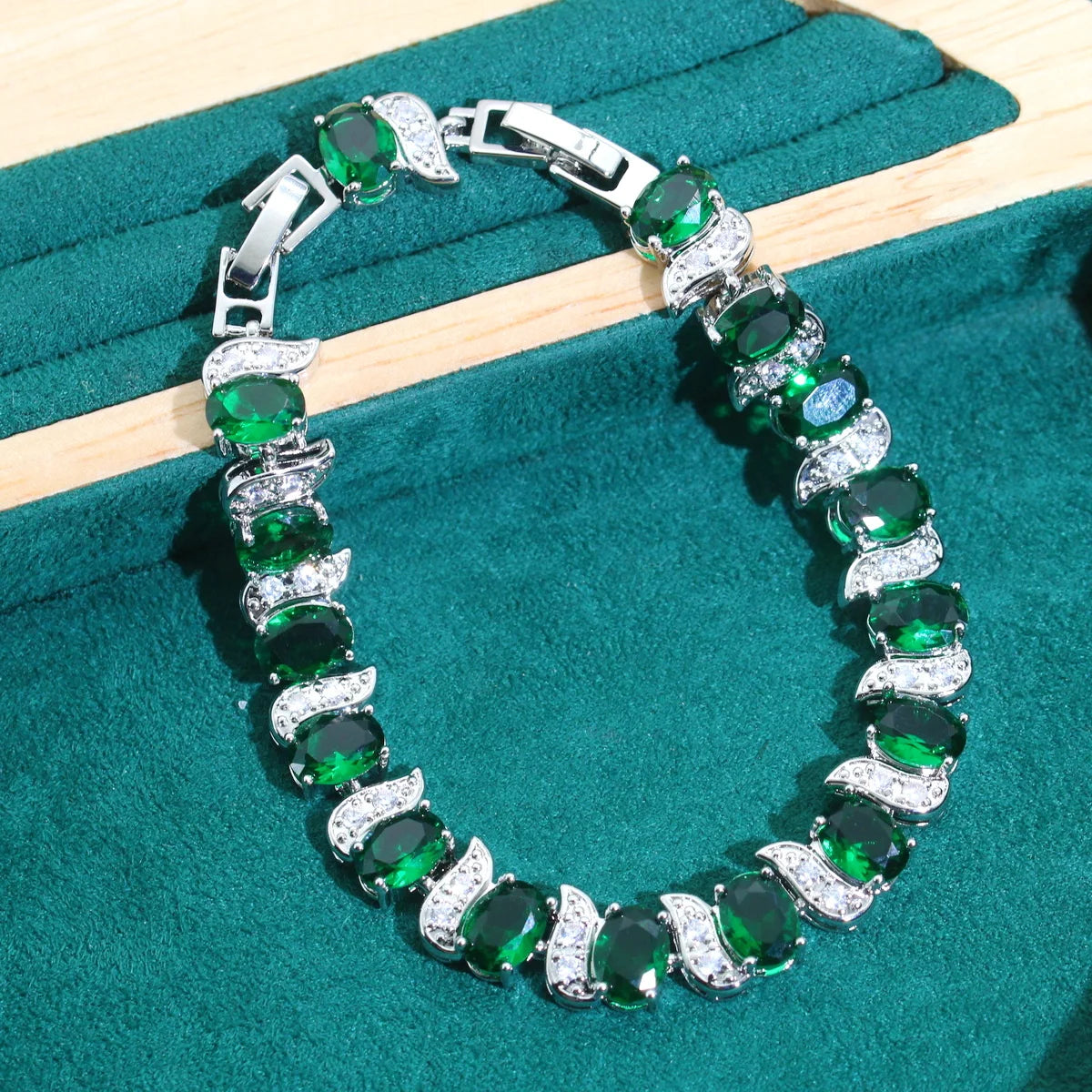 XOTICA 925 Silver Jewelry Set for Women Luxurious Long Earrings Necklace Pendant for Wedding Parties Gifts Green Zircon Style-Classic