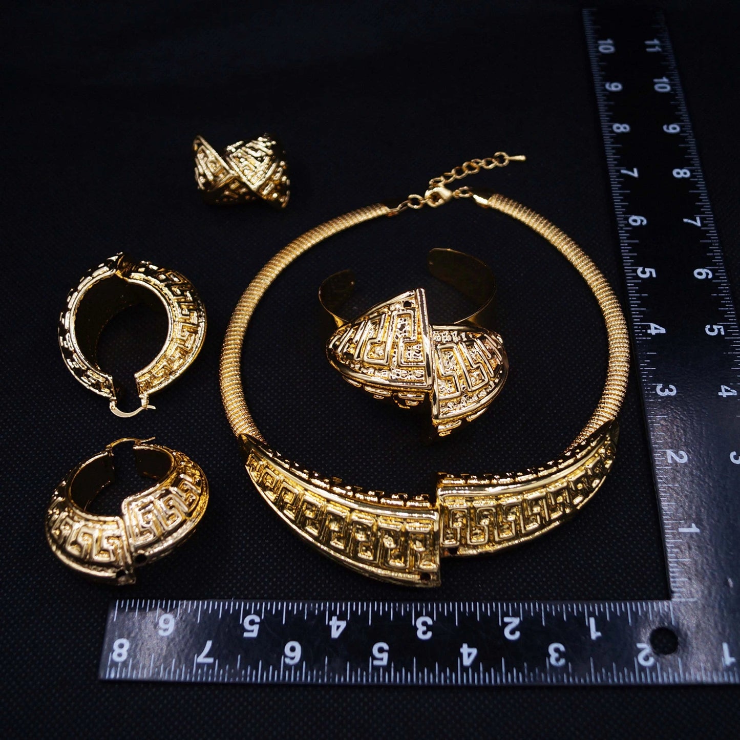 Zhuerrui High Quality New Jewelry Set Nigeria Fashion Women Jewelry Charm Bracelet Engagement Ring Anniversary Party GiftHK01522