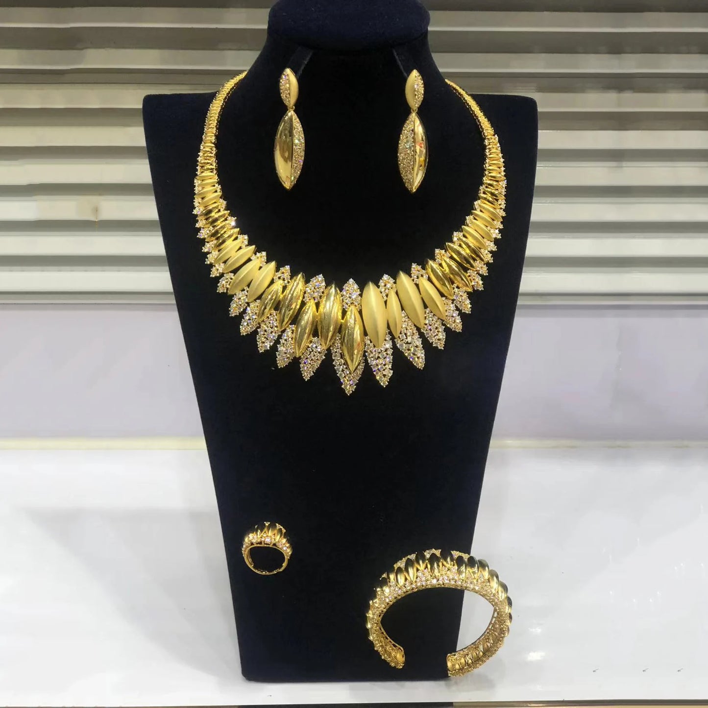 Zhuerrui Cubic Zirconia Gold Jewelry Set Necklace Bracelet Earrings Ring Four-Piece Jewelry Set American Diamond Women's Wedding