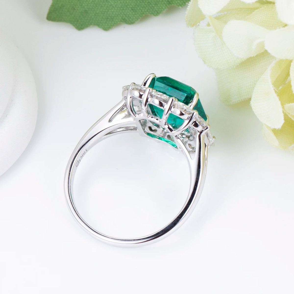 Gemfiori Messi Jewelry MSR-756 18k Gold halo Women Dainty Gold Jewelry 3ct Emerald Cut Lab Grown Emerald and Lab Diamond Ring