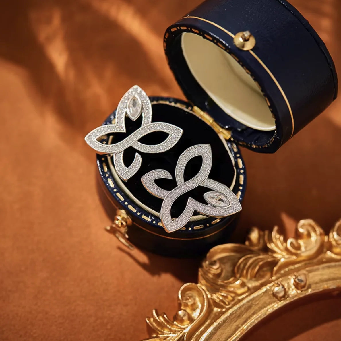 Brass Three Piece Set Women's Necklace Earrings Small butterfly Hollow Design Zircon Inlay Cute and Suitable for Daily Use