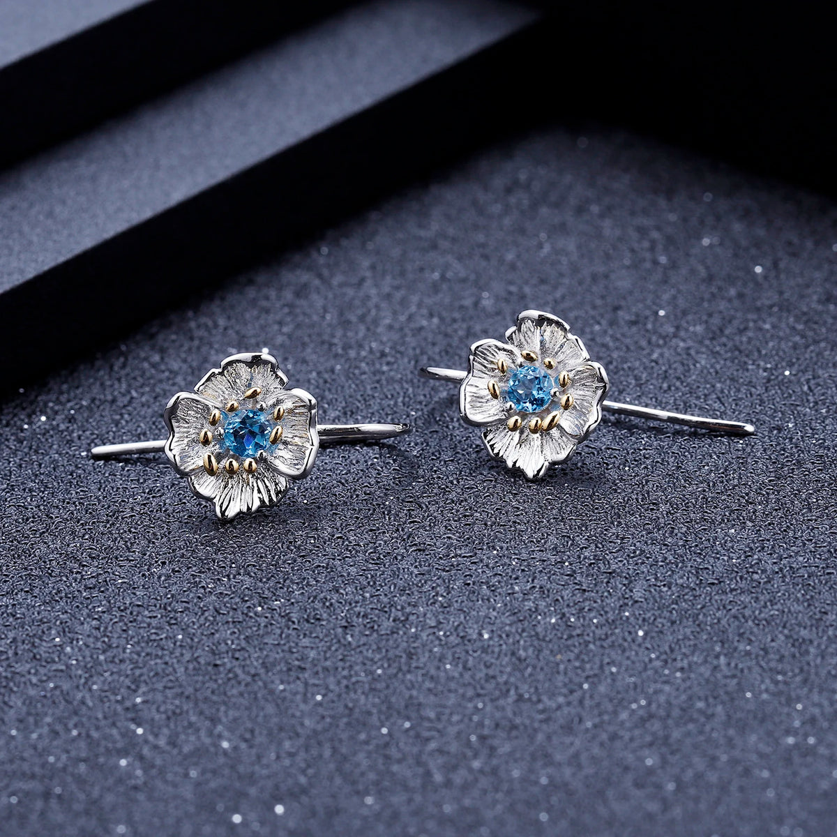 ArtistA C7772 Abiding Dainty Swiss Blue Topaz 925 Sterling Silver Flower Jewelry Set Adjustable Ring Fish Hook Earrings