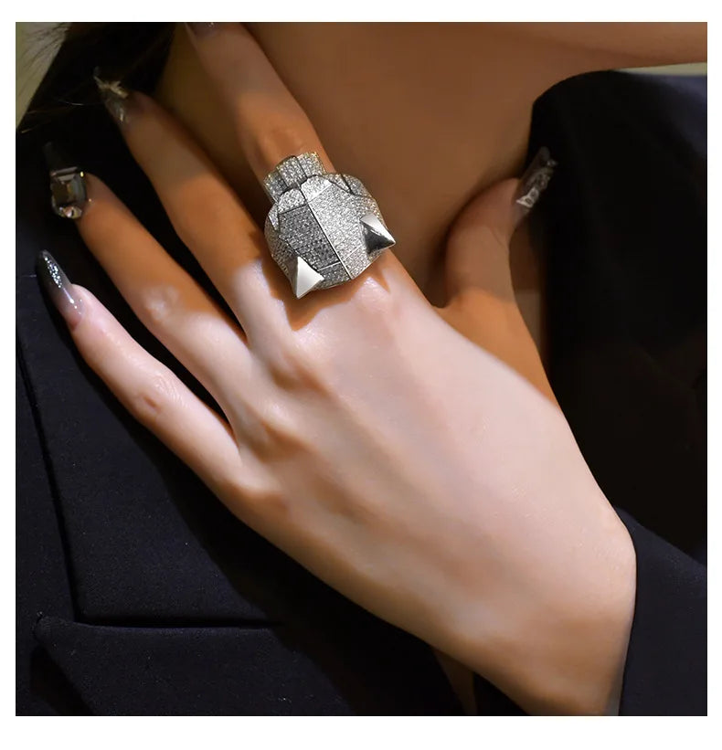 MuShan Luxury Platinum Plated Women's Wedding Party Leopard Head Ring High Carbon Diamond Precision Crafted Pure Silver Jewelry