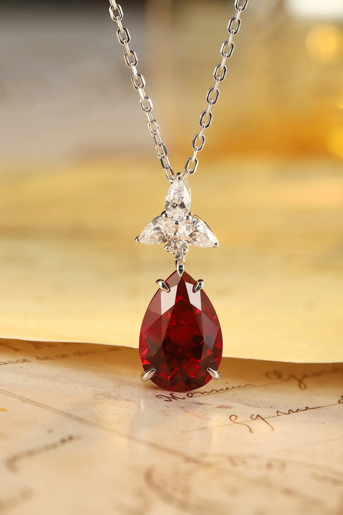 Gemfiori Anster 925 Sterling Silver High-quality Cultivated Ruby Necklace - Suitable for Parties or As a Gift