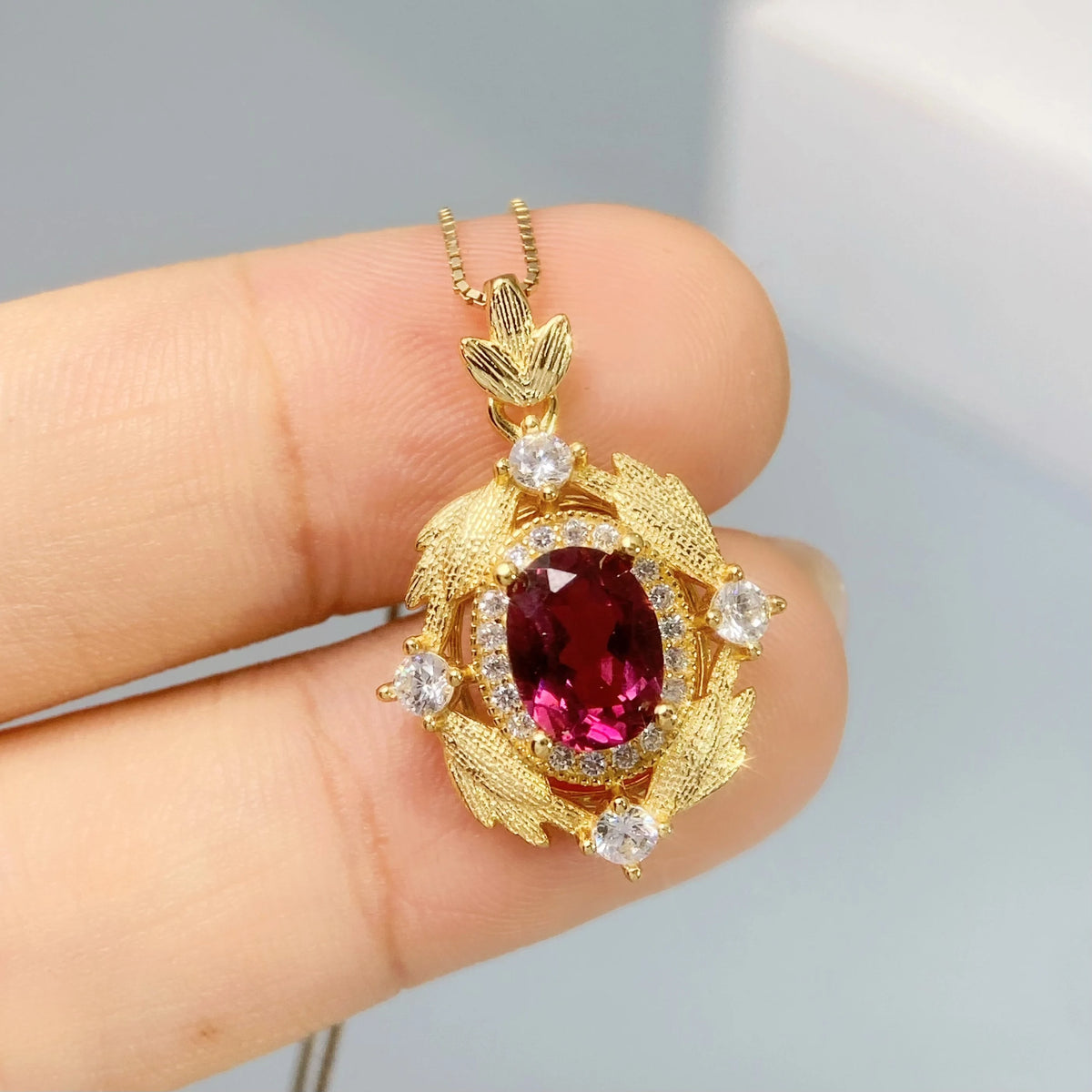 Gioiellieri Pyrope Garnet Pendant with S925 Sterling Silver for Girls Birthstone Jewelry January Birthday Present Dainty Necklace Jewelry