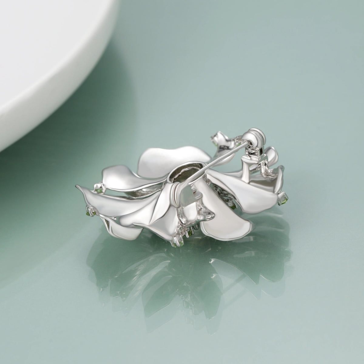 ArtistA Delicate Exquisite 925 Sterling Silver Natural Green Amethyst Blossom Flower Brooch Pin Peony Brooches for Clothing Decor
