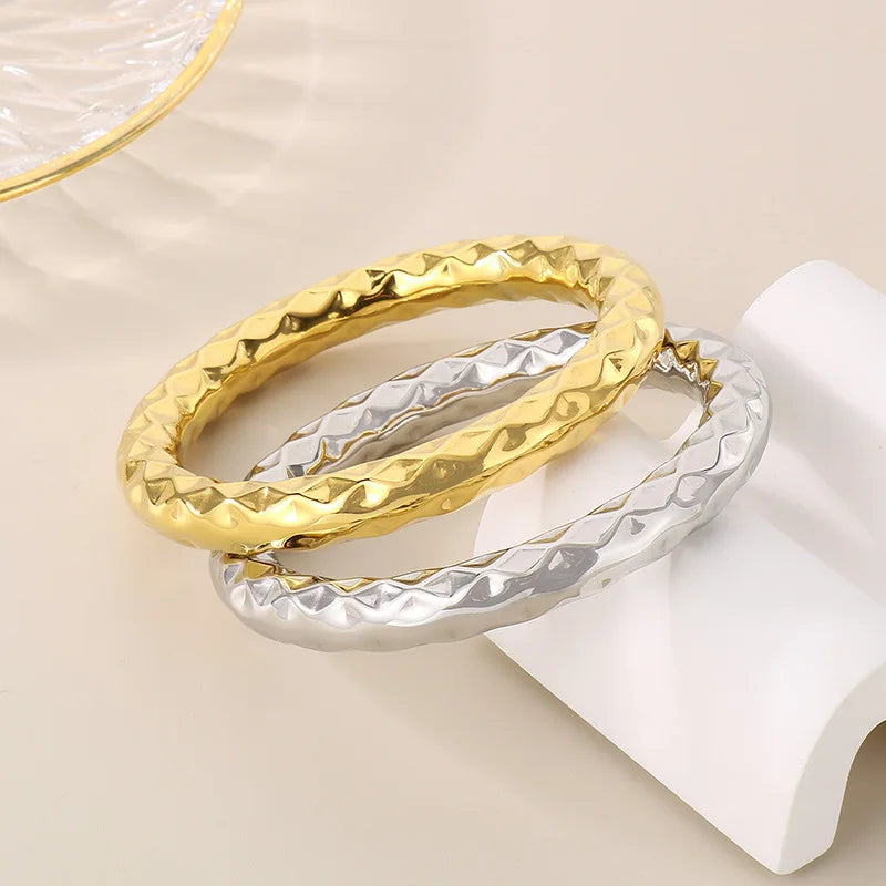 FASHIONISTA European American Temperament Stainless Steel Bracelet Fashionable Sparkling Hollow Jewelry Bangles